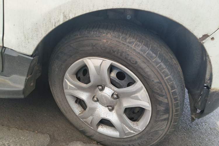 Used Ford EcoSport 2013 1.5L Manual Comfort Model Right Front Wheel Hub