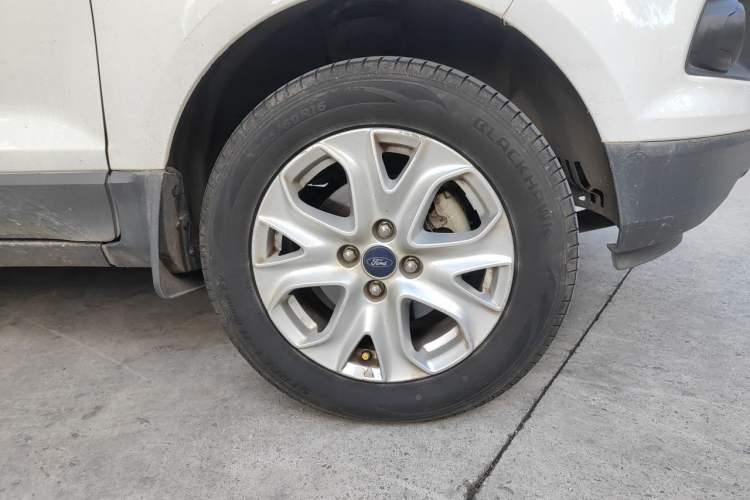 Used Ford EcoSport 2013 1.5L Automatic Fashion Model Right Front Wheel Hub
