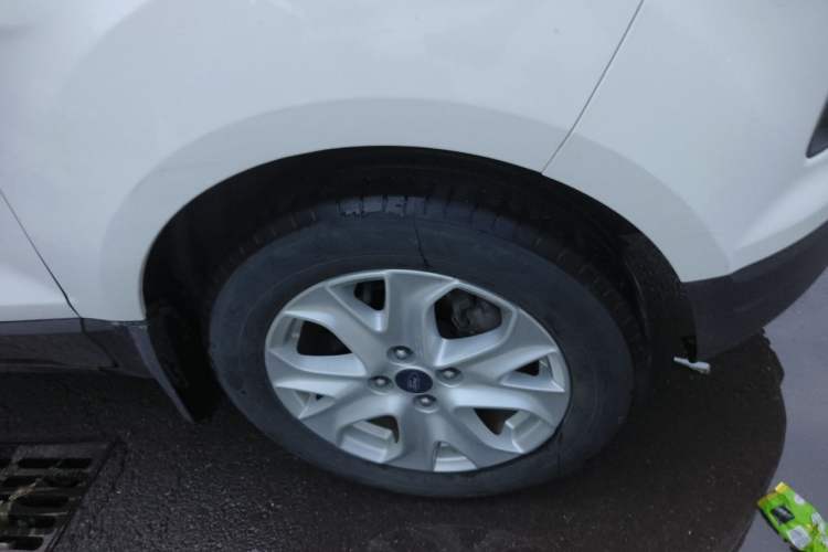 Used Ford EcoSport 2013 1.5L Automatic Fashion Model Right Front Wheel Hub