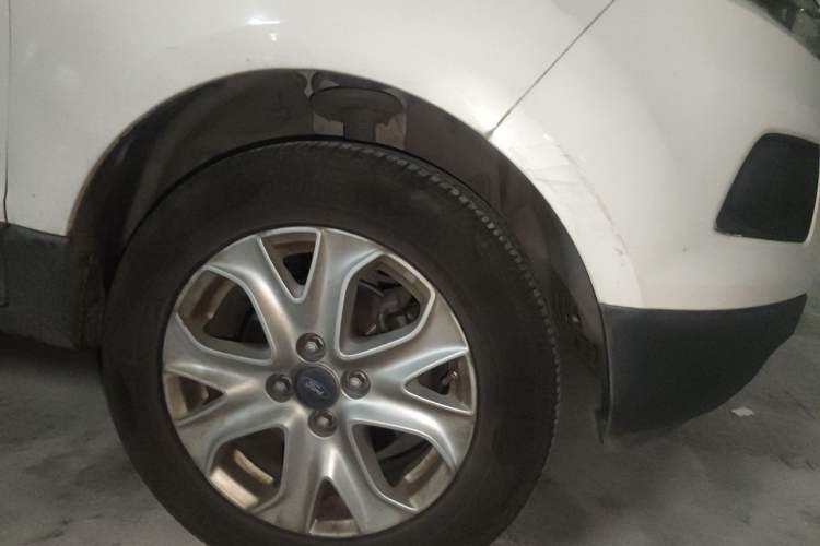 Used Ford EcoSport 2013 1.5L Automatic Fashion Model Right Front Wheel Hub