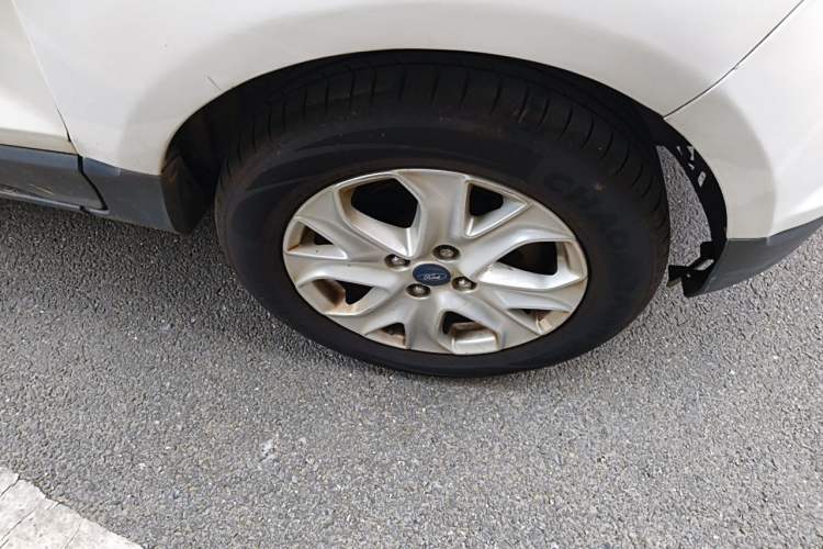 Used Ford EcoSport 2013 1.5L Automatic Fashion Model Right Front Wheel Hub