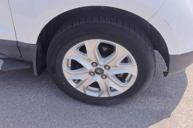 Used Ford EcoSport 2013 1.5L Manual Fashion Model Right Front Wheel Hub