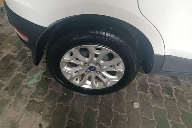 Used Ford EcoSport 2013 1.5L Automatic Prestige Model Right Rear Wheel Hub