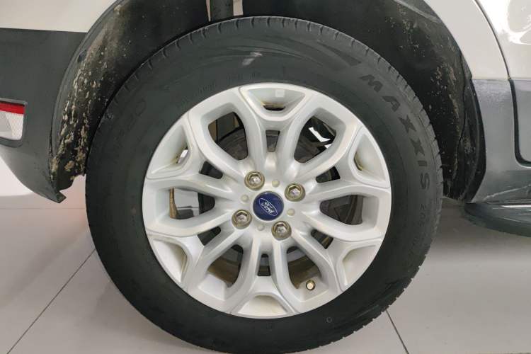 Used Ford EcoSport 2013 1.5L Automatic Prestige Model Right Rear Wheel Hub