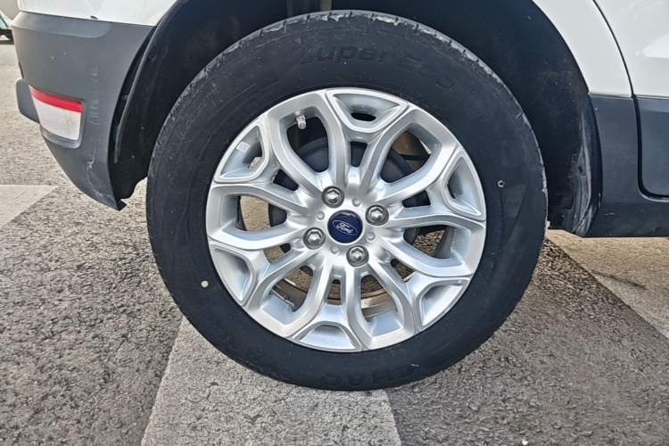 Used Ford EcoSport 2013 1.5L Automatic Prestige Model Right Rear Wheel Hub