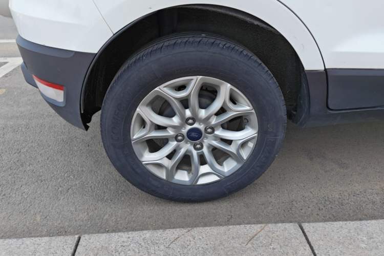 Used Ford EcoSport 2013 1.5L Automatic Prestige Model Right Rear Wheel Hub