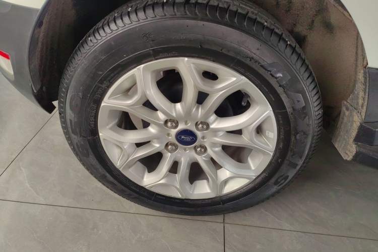 Used Ford EcoSport 2013 1.5L Automatic Prestige Model Right Rear Wheel Hub