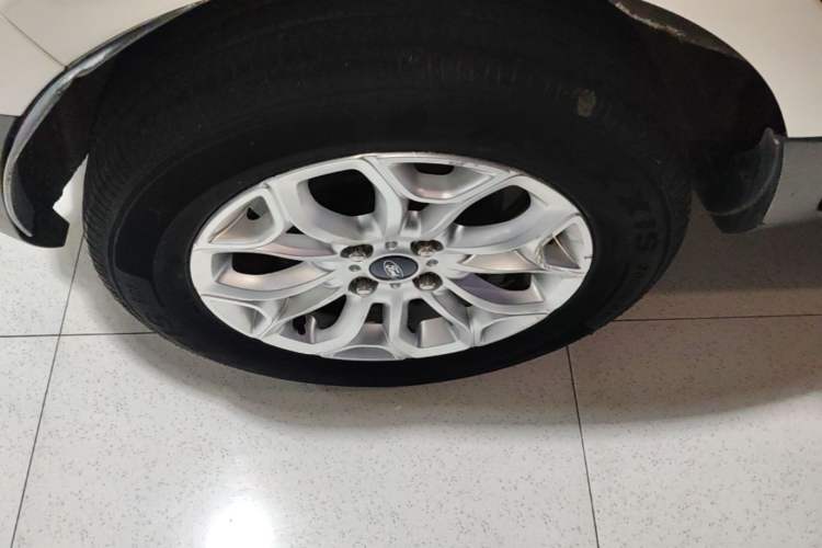 Used Ford EcoSport 2013 1.5L Automatic Prestige Model Right Rear Wheel Hub