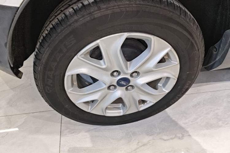 Used Ford EcoSport 2013 1.5L Manual Fashion Model Right Rear Wheel Hub