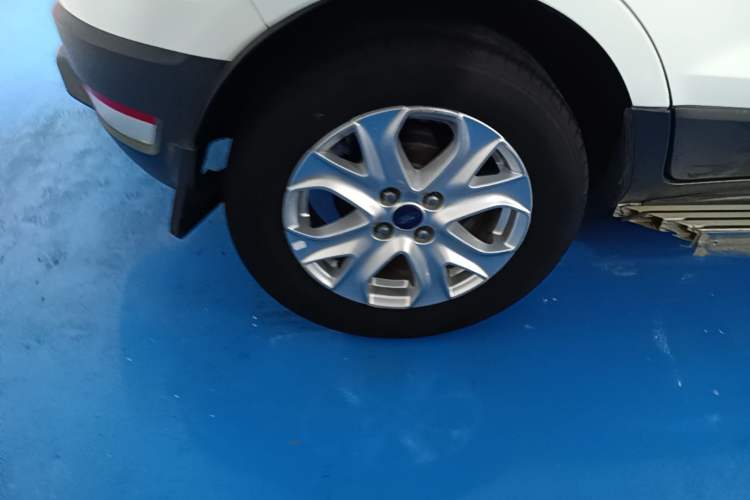 Used Ford EcoSport 2013 1.5L Manual Fashion Model Right Rear Wheel Hub
