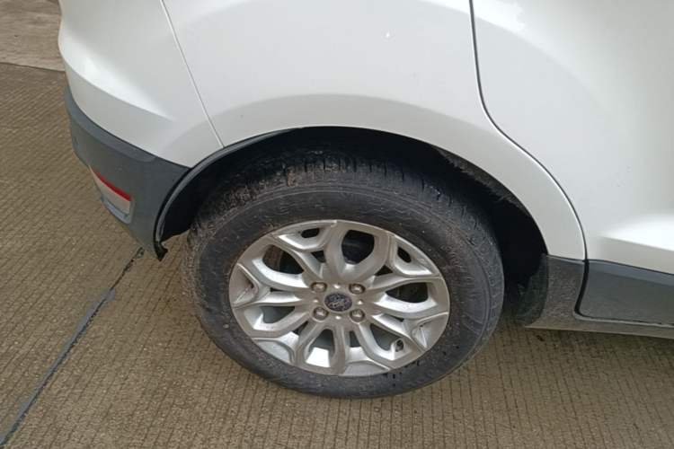 Used Ford EcoSport 2013 1.5L Automatic Prestige Model Right Rear Wheel Hub