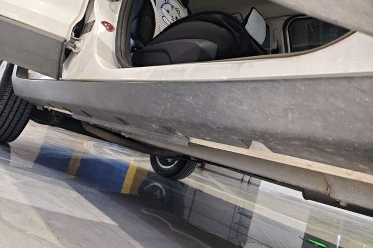 Used Ford EcoSport 2013 1.5L Manual Fashion Model Right Side Sill
