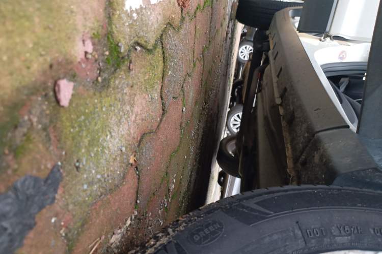 Used Ford EcoSport 2013 1.0L GTDi Manual Luxury Model Right Side Sill