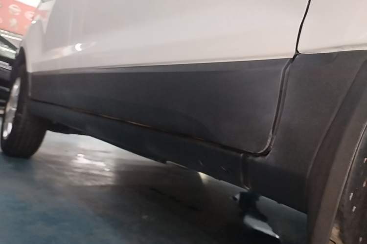 Used Ford EcoSport 2013 1.5L Manual Fashion Model Right Side Sill