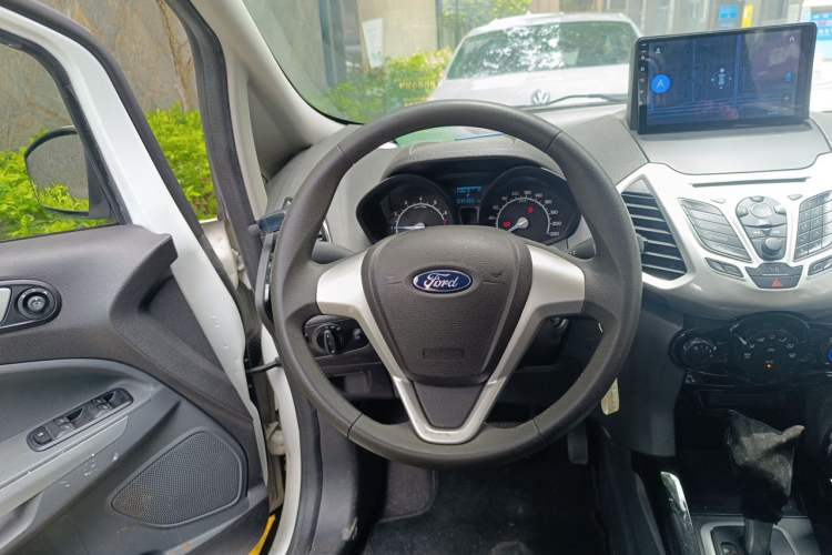 Used Ford EcoSport 2013 1.5L Automatic Fashion Model Steering Wheel