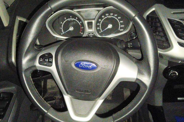 Used Ford EcoSport 2013 1.5L Manual Luxury Model Steering Wheel
