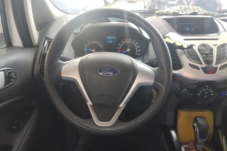 Used Ford EcoSport 2013 1.5L Automatic Fashion Model Steering Wheel