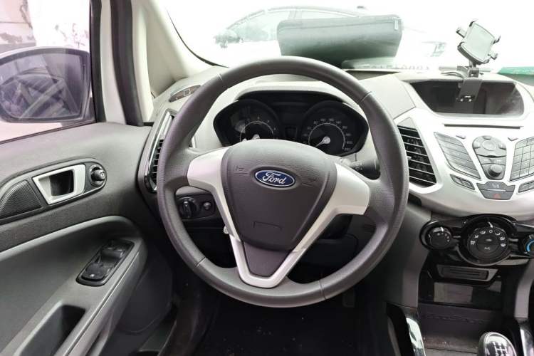 Used Ford EcoSport 2013 1.5L Manual Fashion Model Steering Wheel