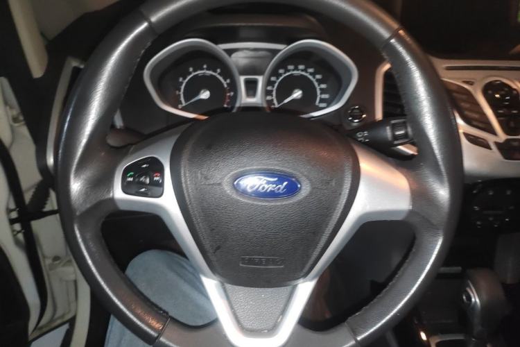 Used Ford EcoSport 2013 1.5L Automatic Prestige Model Steering Wheel
