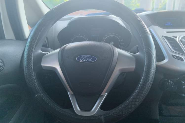 Used Ford EcoSport 2013 1.5L Manual Fashion Model Steering Wheel