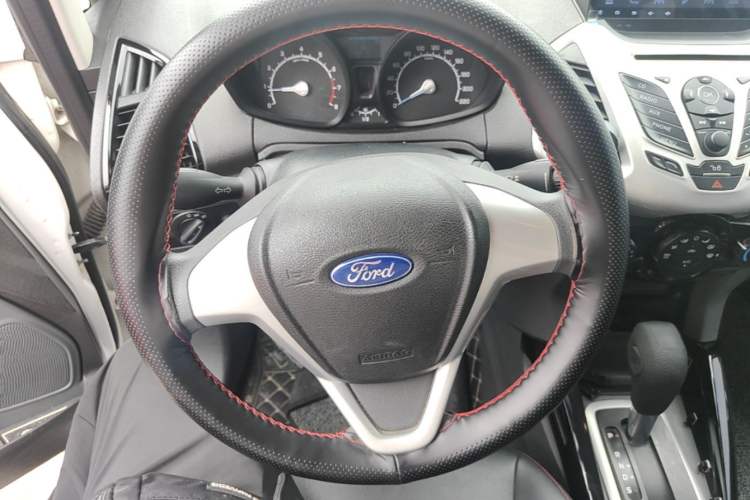 Used Ford EcoSport 2013 1.5L Automatic Fashion Model Steering Wheel