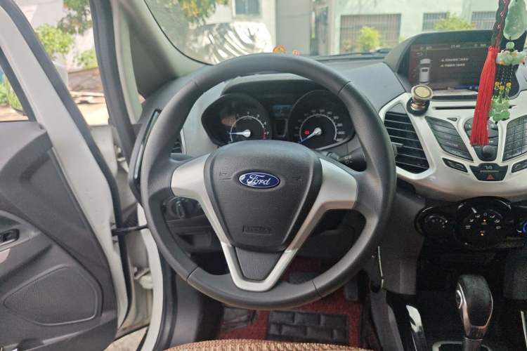 Used Ford EcoSport 2013 1.5L Automatic Fashion Model Steering Wheel