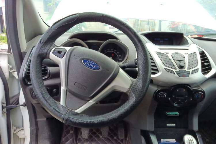 Used Ford EcoSport 2013 1.5L Manual Luxury Model Steering Wheel