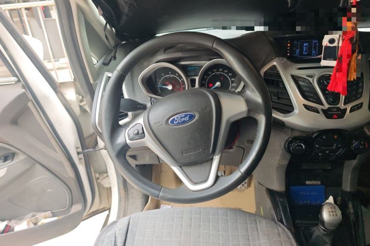 Used Ford EcoSport 2013 1.5L Manual Luxury Model Steering Wheel