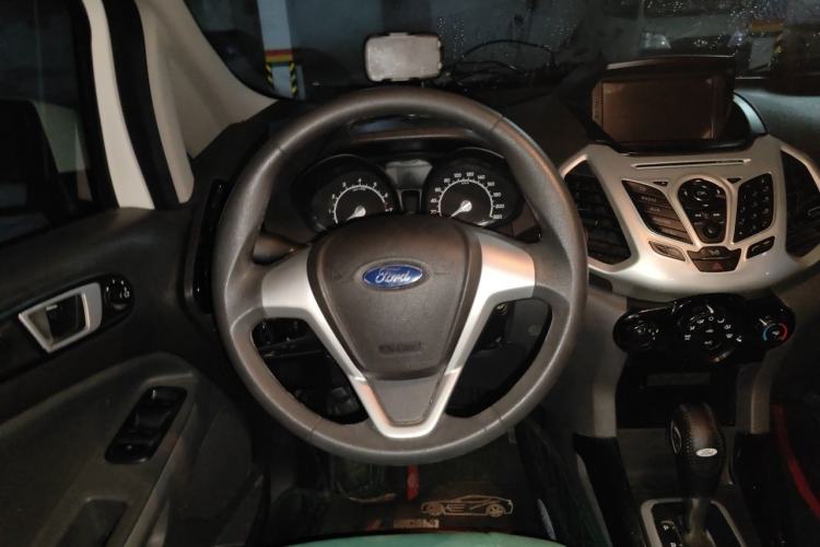 Used Ford EcoSport 2013 1.5L Automatic Fashion Model Steering Wheel