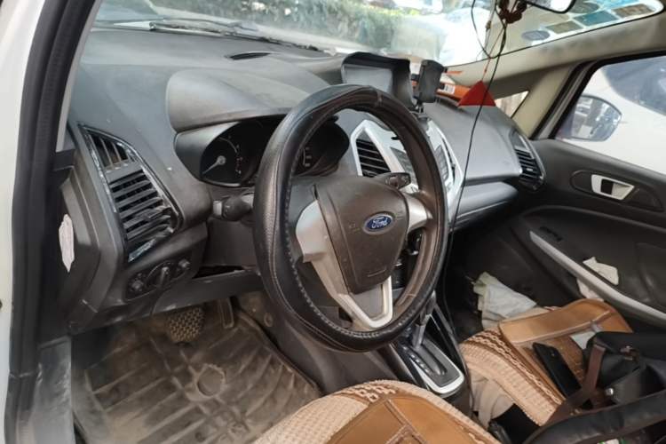 Used Ford EcoSport 2013 1.5L Automatic Fashion Model Steering Wheel