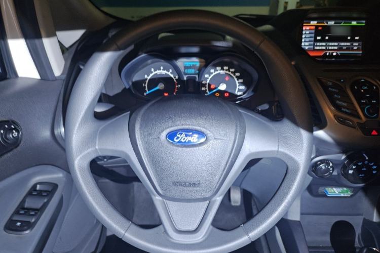 Used Ford EcoSport 2013 1.5L Manual Comfort Model Steering Wheel