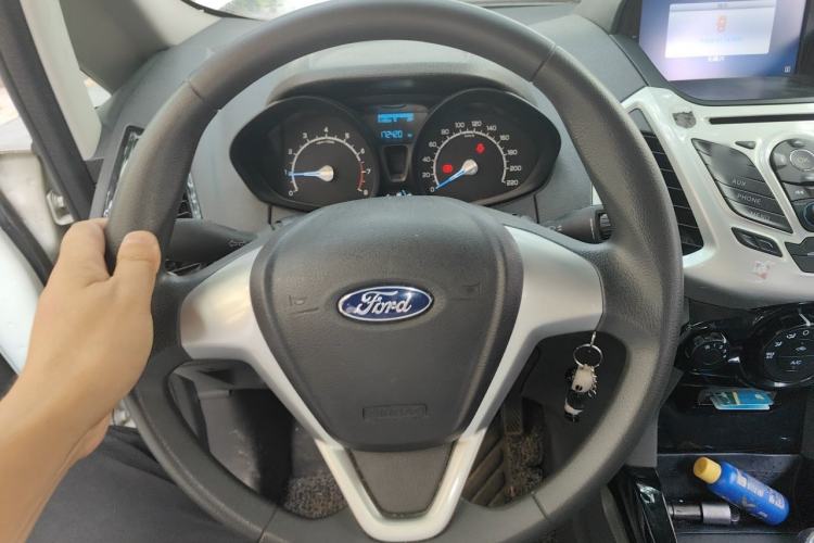 Used Ford EcoSport 2013 1.5L Manual Fashion Model Steering Wheel