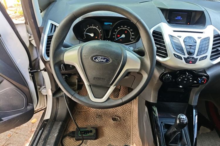 Used Ford EcoSport 2013 1.5L Manual Fashion Model Steering Wheel