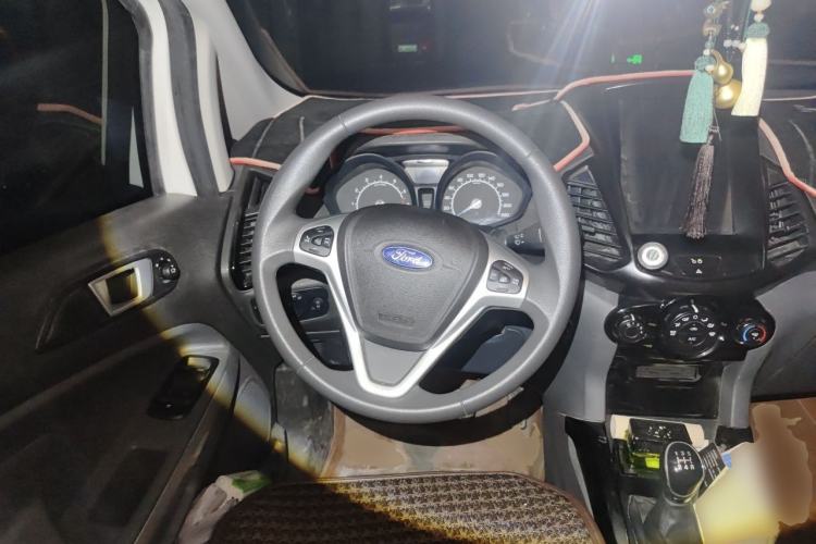Used Ford EcoSport 2013 1.5L Manual Fashion Model Steering Wheel