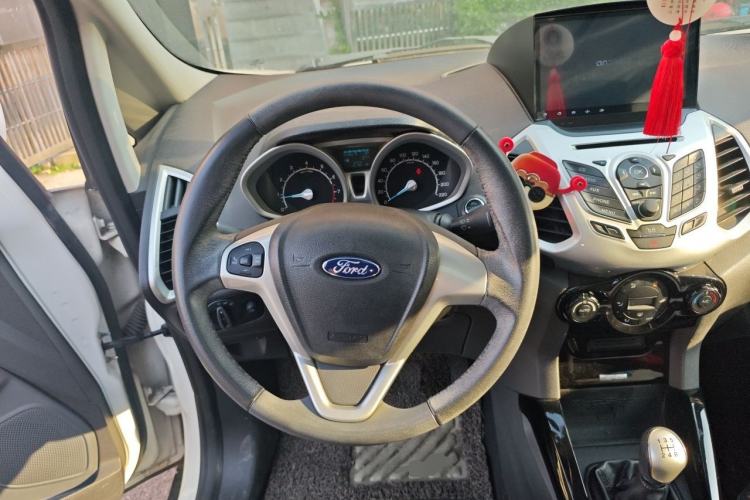 Used Ford EcoSport 2013 1.5L Manual Luxury Model Steering Wheel