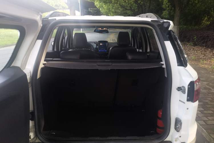 Used Ford EcoSport 2013 1.5L Automatic Fashion Model Trunk
