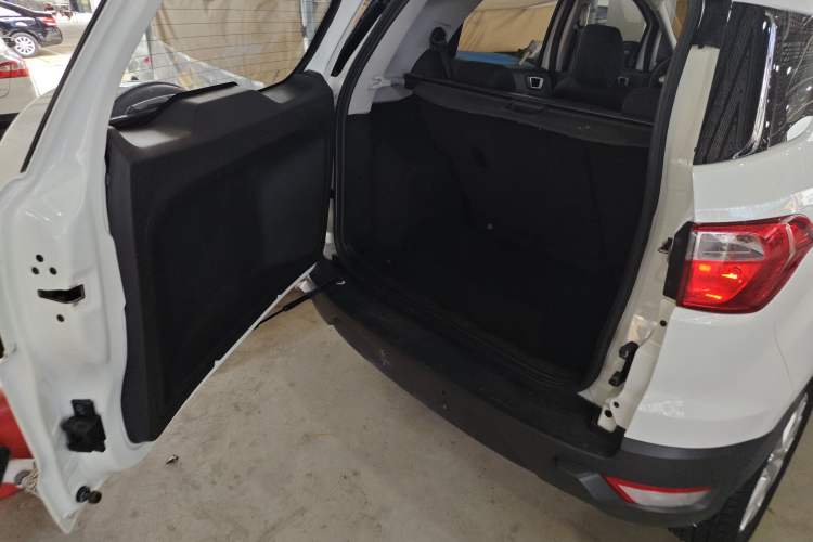 Used Ford EcoSport 2013 1.5L Automatic Fashion Model Trunk