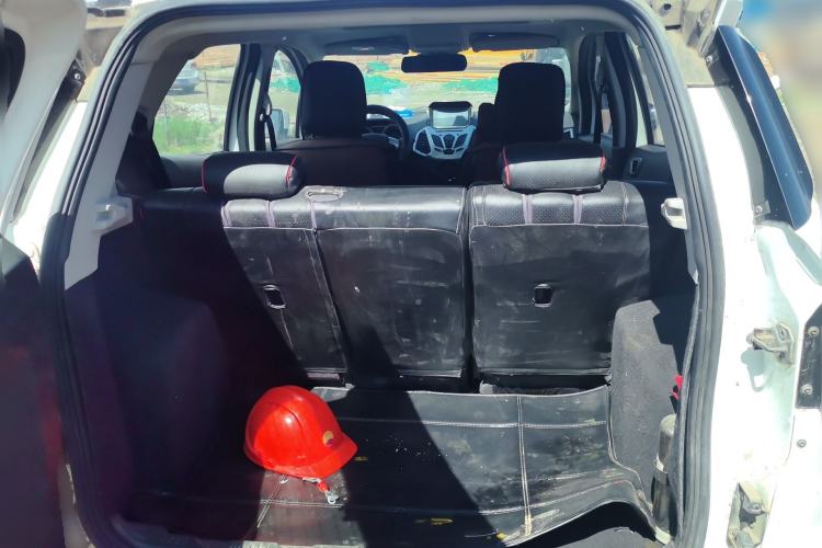 Used Ford EcoSport 2013 1.5L Manual Luxury Model Trunk
