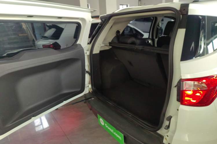 Used Ford EcoSport 2013 1.5L Automatic Prestige Model Trunk