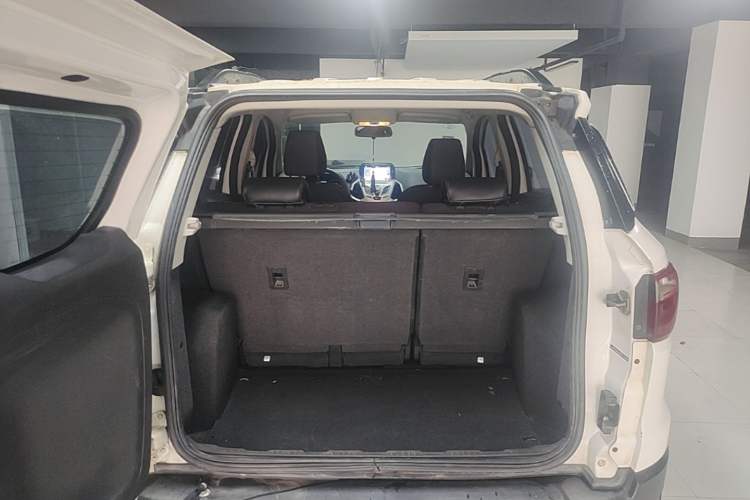 Used Ford EcoSport 2013 1.5L Automatic Fashion Model Trunk