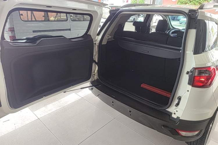 Used Ford EcoSport 2013 1.5L Automatic Fashion Model Trunk
