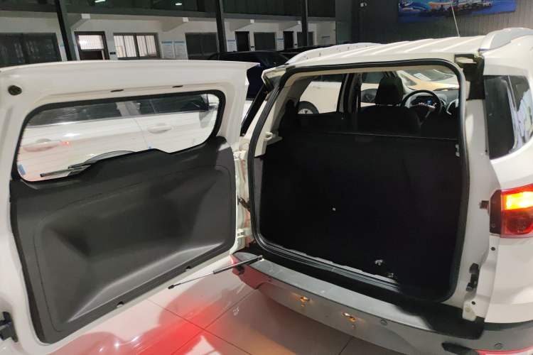 Used Ford EcoSport 2013 1.5L Automatic Prestige Model Trunk