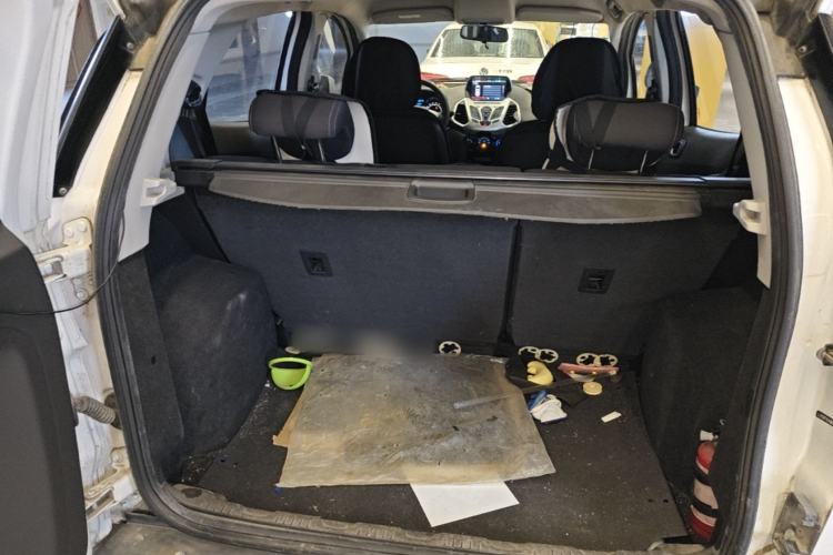 Used Ford EcoSport 2013 1.5L Manual Fashion Model Trunk