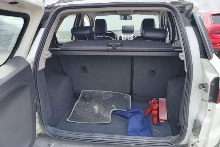Used Ford EcoSport 2013 1.5L Automatic Fashion Model Trunk