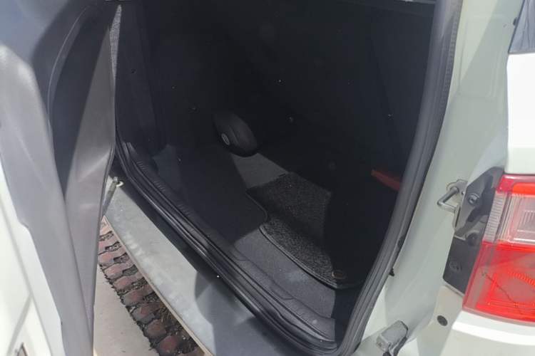 Used Ford EcoSport 2013 1.5L Automatic Prestige Model Trunk