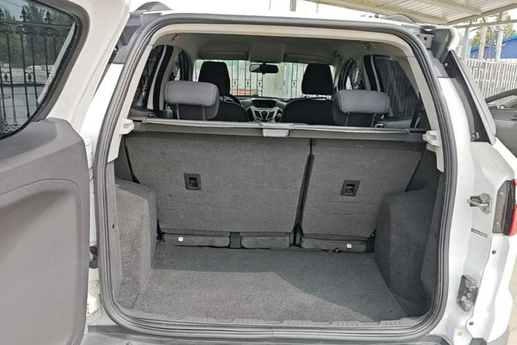 Used Ford EcoSport 2013 1.5L Automatic Fashion Model Trunk