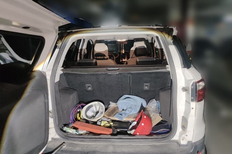 Used Ford EcoSport 2013 1.5L Manual Fashion Model Trunk