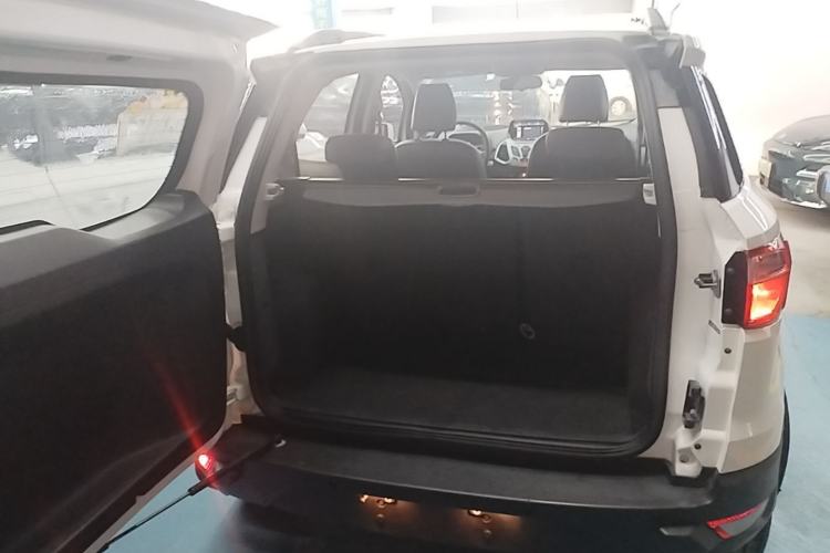 Used Ford EcoSport 2013 1.5L Manual Fashion Model Trunk
