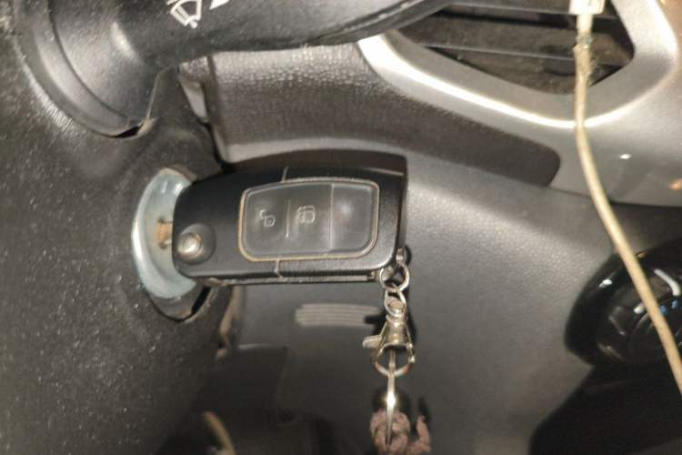 Used Ford EcoSport 2013 1.5L Automatic Fashion Model Vehicle Key