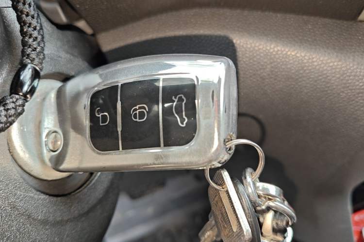 Used Ford EcoSport 2013 1.5L Automatic Fashion Model Vehicle Key